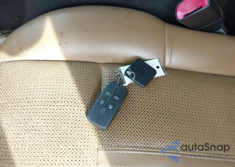 2010 Lincoln Mkt z USA, uszkodzony, nr VIN 2LMHJ5FR2ABJ20434